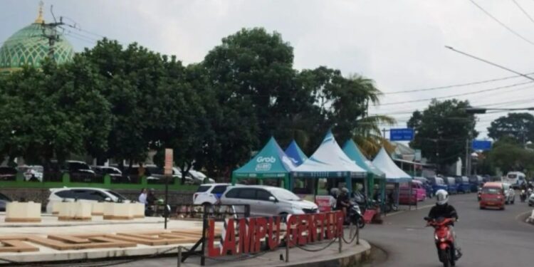 Polres Cianjur Tutup Jalur Menuju Puncak Saat Malam Pergantian Tahun Baru 2025