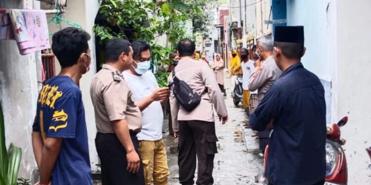 Lansia Ditemukan Tewas di Kamar Mandi Rumahnya di Koja