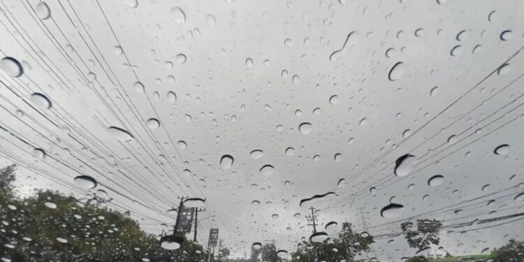 BMKG Perkirakan Sebagian Besar Wilayah Indonesia Berpotensi Hujan Ringan pada Sabtu
