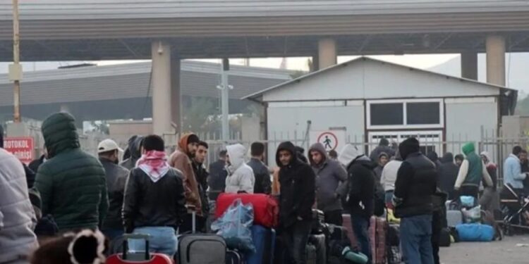 Warga Suriah di Turki Antre di Perbatasan untuk Kembali ke Tanah Air