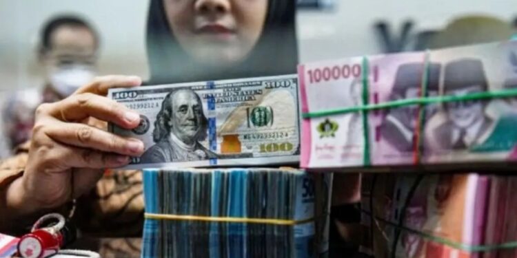 Rupiah Melemah Pasca Rilis Survei Penjualan Eceran Bank Indonesia