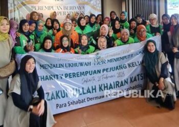 Aksi Jumat Berkah Hawa Elzanira Bantu Ojol dan Pekerja Perempuan