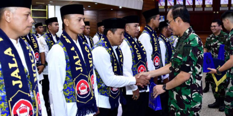 Langkah Rohani TNI AL: Umroh, Ziarah, dan Tirtayatra
