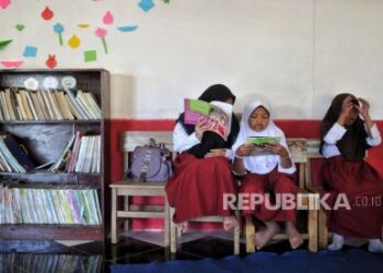 "Kurikulum Cinta: Solusi Damai untuk Konflik Global"