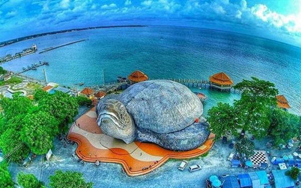 Menjelajahi Surga Tropis Karimunjawa