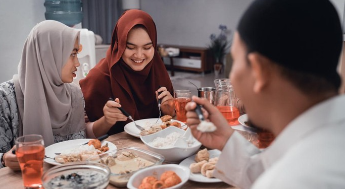 Bacaan Doa Buka Puasa Bersama: Keutamaan dan Lafal yang Dianjurkan