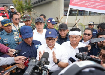 Zulkifli Hasan Pimpin Penyegelan Empat Perusahaan yang Diduga Merusak Lingkungan di Bogor
