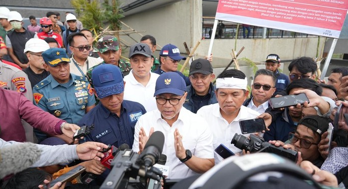 Zulkifli Hasan Pimpin Penyegelan Empat Perusahaan yang Diduga Merusak Lingkungan di Bogor