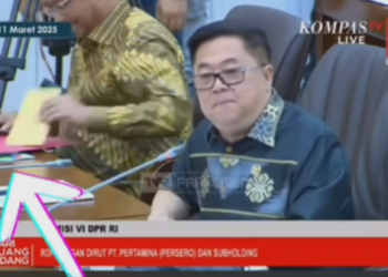 Viral Video Anggota DPR Herman Khoeron Terima Amplop Coklat Saat Rapat, Ini Klarifikasinya