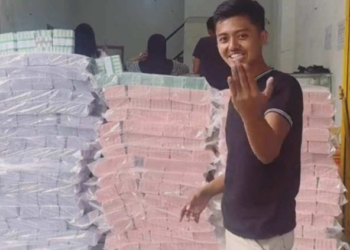 Pria Pasuruan Pamer Uang Baru Rp2 Miliar, Asal Usul Penukaran Dipertanyakan Warganet