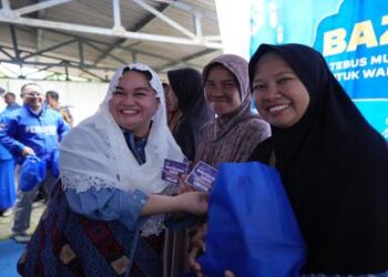 Farah Puteri Gelar Pesta Sembako Murah di Jabar