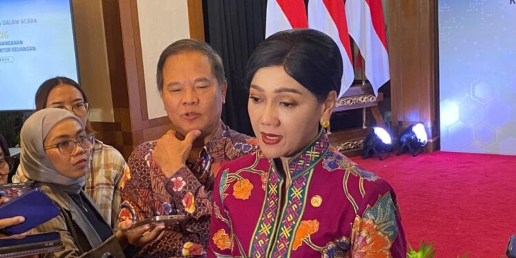 OJK Siapkan Regulasi Influencer Finansial 2025