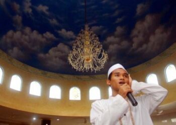 Prioritas Muazin: Berbuka atau Azan Maghrib?