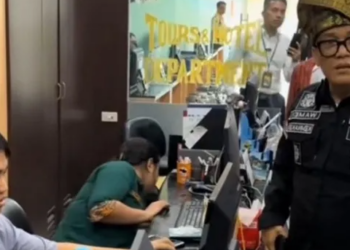 Wamenaker Immanuel Noel Sidak Perusahaan Penahan Ijazah: Diteriaki, Tak Dianggap, Tetap Tegas