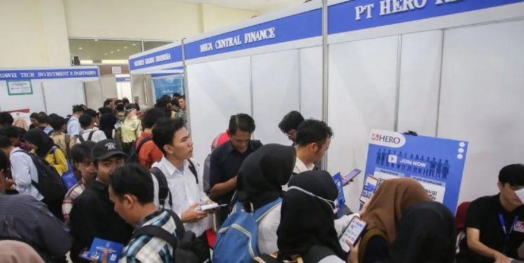 Jumlah Pengangguran di Indonesia Naik 83 Ribu, BPS: Angkatan Kerja Bertambah Tajam