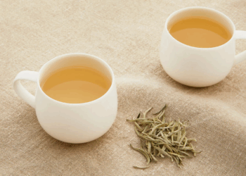 White Tea Sebagai Kekuatan Alami yang Tersembunyi dalam Secangkir Teh Lembut