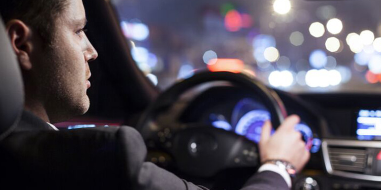 Layanan Premium dari Rentcarwithprivatedriver.com untuk Liburan dan Bisnis